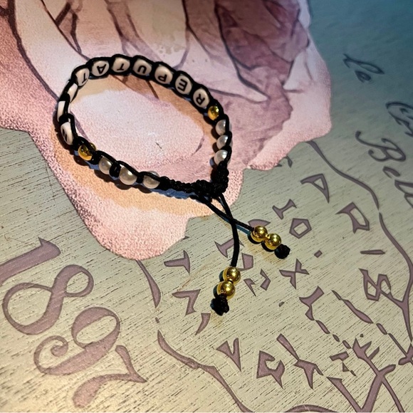 Handmade Taylor Swift Eras REPUTATION Beaded Bracelet - Adjustable - Picture 4 of 5